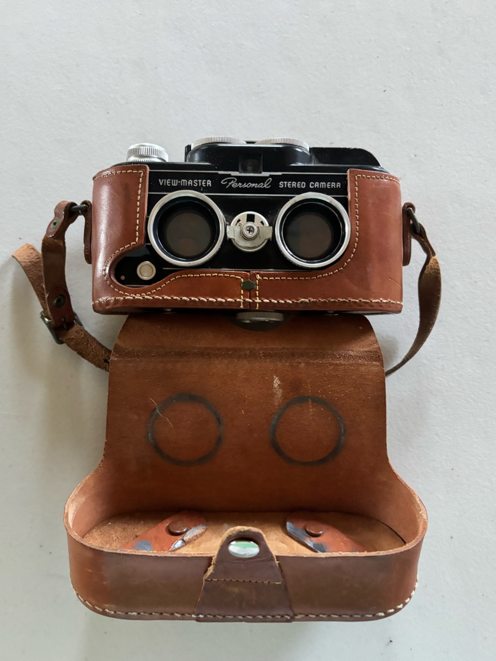 Vintage Viewmaster Personal Stereo Camera in Brown Leather Carry Case